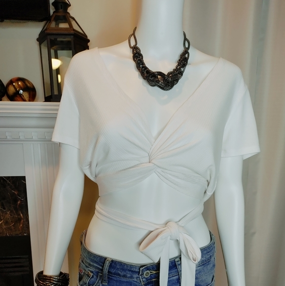 HOLLISTER RIBBED WRAP CROP TOP, WHITE L - Picture 2 of 7
